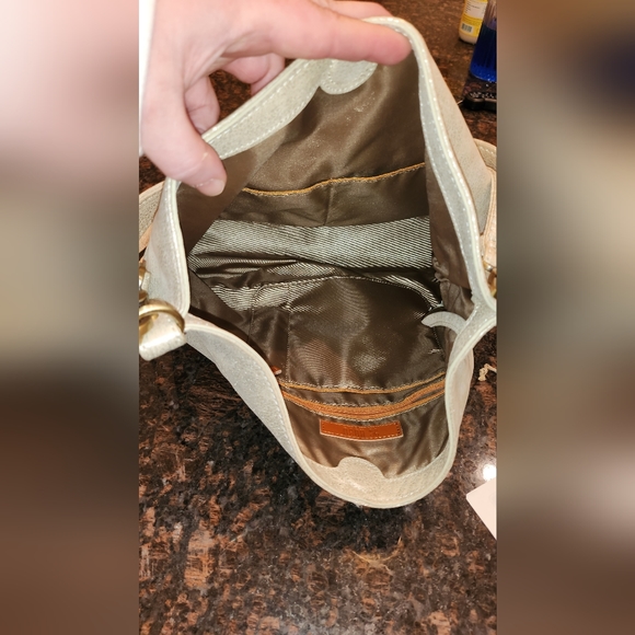 HOBO International Pier shoulder/crossbody in Pearled Silver - Picture 6 of 13